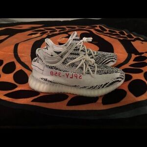 Men’s Yeezy Zebra size 10